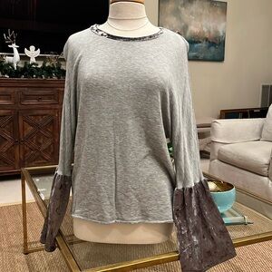 Hummingbird Velvet Bell Sleeve Top Size small.